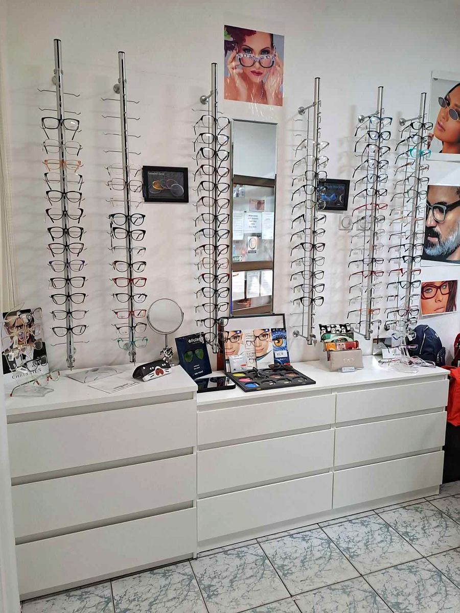 Optika Visage — širok izbor okvira u radnji na Medakoviću